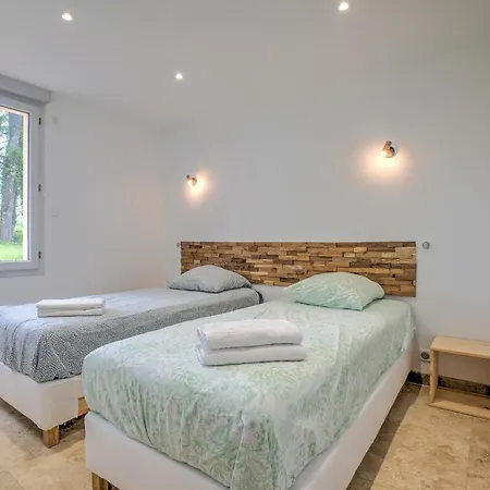 Deodatus Avec Piscine * Cladech