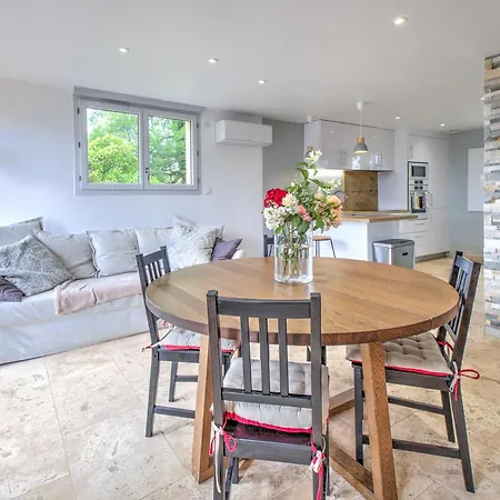 Deodatus Avec Piscine Ferienhaus