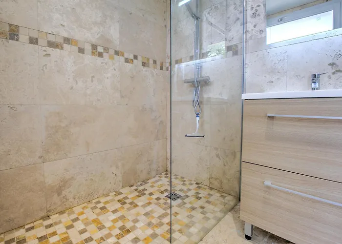 Deodatus Avec Piscine * Cladech