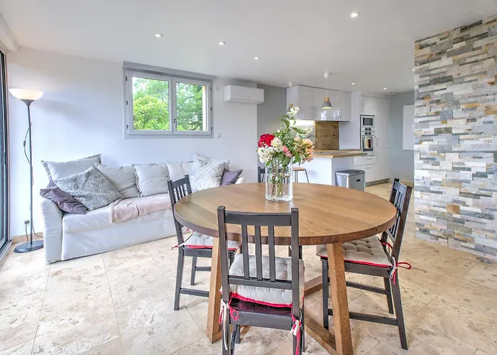 Deodatus Avec Piscine Vakantiehuis